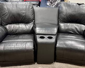 2 Pairs of Leather Theater Seating with Center Section (Manual)