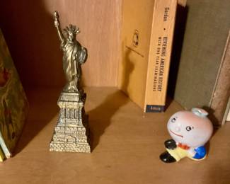 Figurines