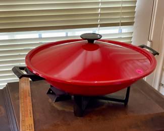 Red electric wok