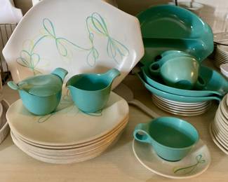 Mid century Russell wright dinnerware