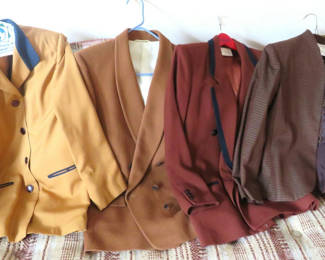 Lot 136: 1980s Retro Big Shoulder Women's Jackets Blazers