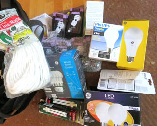 Lot 189: Assorted lighting bulbs and Rope and electrical accessories