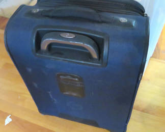 Lot 176: Samsonite Navy Blue Carry On Luggage Wheels