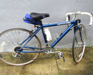 Lot 80: Cannondale ST400 Bicycle