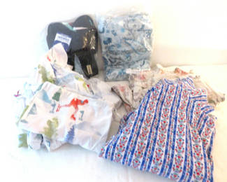 Lot 123: Women's New sleepwear in a bag pajama sets and Salzburg top