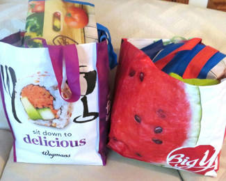 Lot 81: Set of colorful reusable shopping bags