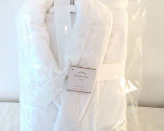 Lot 18: Pottery Barn New in Package White Belted Robe