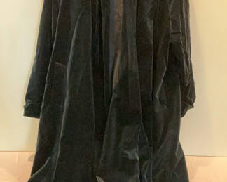 Lot 157: Vintage Velvets And Carole Little