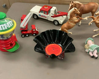 Lot 57: Vintage Toys and Collectibles Collection