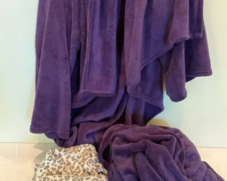 Lot 160: Warm And Snuggly Wear