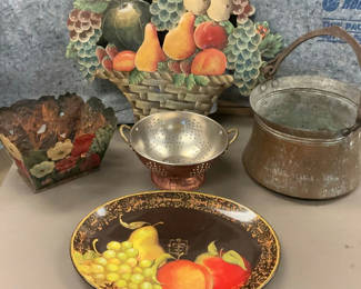 Lot 115: Vintage metal kitchenware and fruit-themed decorative items