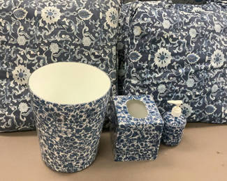 Lot 118: Blue Floral Throw Pillows, Bathroom Decor