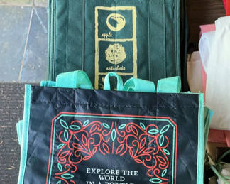 Lot 188: Wine Bags, Gift Bags And Product Bags