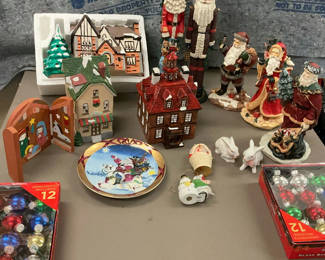 Lot 120: Holiday Decor