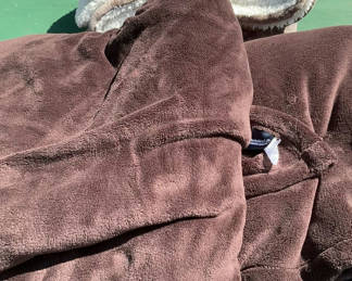 Lot 182: Brown plush blankets/throws