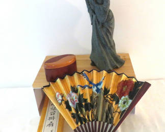 Lot 199: Asian Decor Geisha Statue Fan Ying Yang Wood Box