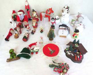 Lot 72: Snowmen and Santas and Dala Horse Christmas lot