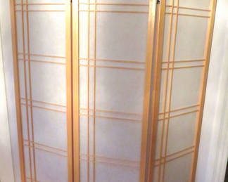 Lot 153: Shoji Folding Three Panel Room Screen Divider