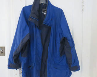 Lot 186: Women's Columbia for LL Bean Blue Extra Large Windbreaker