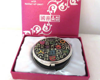 Lot 175: Pair of Mirror Compacts Colorful Asian Zen Pattern in boxes