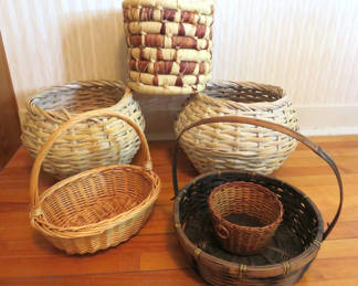 Lot 119: Lot of Wicker Baskets and Planters 16” x 12”