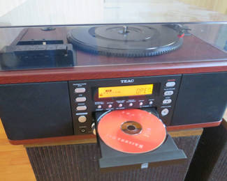 Lot 13: Teac Recorder System LP-R 500 with Paperwork and Remote
