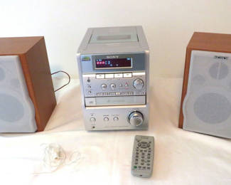 Lot 127: Sony CMP Cassette, CD & Tuner Stereo System