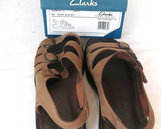 Lot 39: Women's Clark Sunbeat Nubuck Sandals Sz 9M