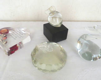 Lot 172: Lot of Glass Decor Mini Animals Heart Fruit
