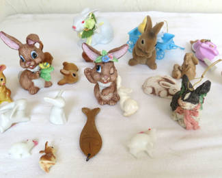 Lot 86: Vtg Bunny Rabbit Miniatures Lefton Enesco