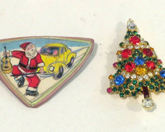 Lot 146: 2 Vintage Christmas Pins Tree Marked Warner