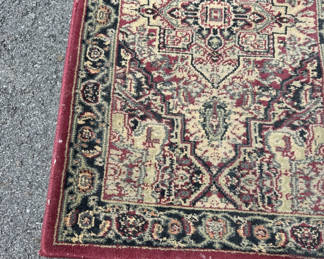 Lot 187: Oriental-style runner rug