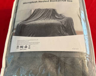 Lot 53: Full-Size Microplush Heated Blanket in Packaging