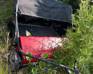 Lot 165: Craftsman red garden wagon with canopy