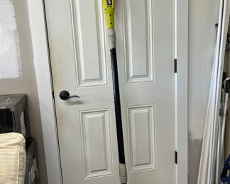Lot 116: Ryobi electric pole saw with Oregon R40 10-inch saw chain