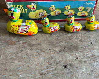 Lot 136: Duck Family tin toy set