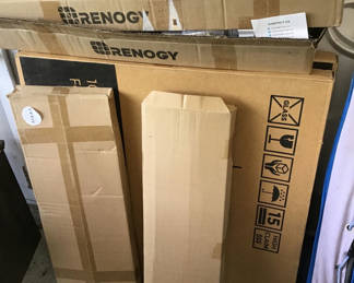 Lot 99: Renogy solar panels and packaging boxes