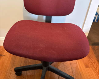 Lot 62: Red fabric office chair