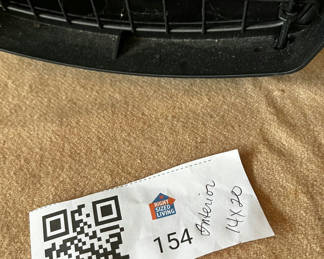 Lot 154: Plastic pet carrier with metal grille door