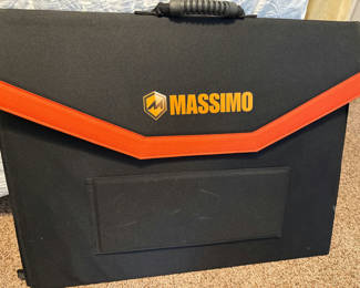 Lot 19: Massimo Portable Foldable Solar Panel Kit