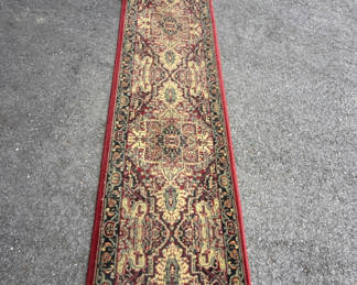 Lot 186: Oriental patterned runner rug