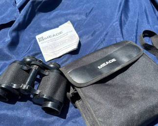 Lot 128: Meade 8x30 binoculars with case and manual