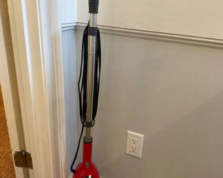 Lot 30: Dirt Devil Versa Steam Mop