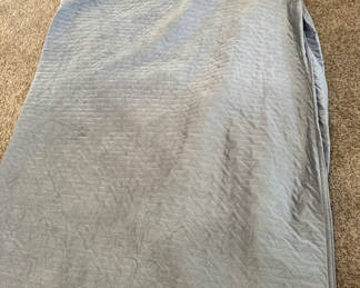 Lot 18: Pendleton Light grey Quilted weighted Throw Blanket