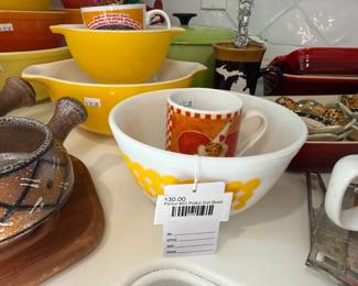Pyrex 402 Polka Dot Bowl