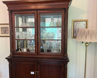 China Cabinet, Floor Lamp