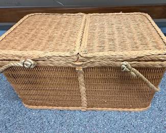 Vintage Wicker Picnic Basket