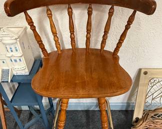 Ethan Allen Colonial Style Swivel Bar Stool