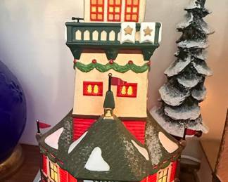 Department 56 North Pole Santa's Lookout Tower #5629-4