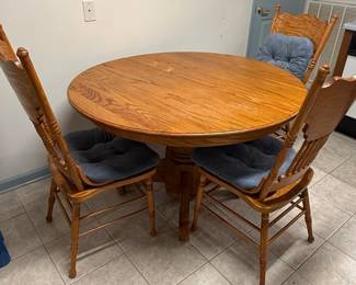 Oak Spindle Back Dining Set Style